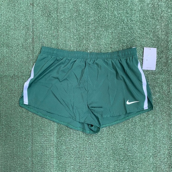Nike shorts - Picture 1 of 3